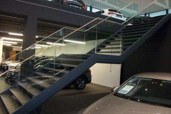 Treppe Autohaus