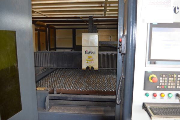 Laseranlage 3000 x 1500 mm bis 12 mm Stahl