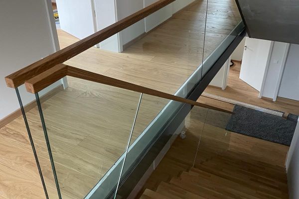 Glasgelaender 2