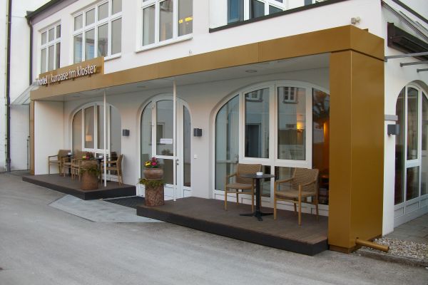 Terrasse mit Vordach